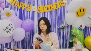 سوا دختر قشنگمون پسرا رو تو لایو تولدش منشن کرده ترجمه حرفاش کپ