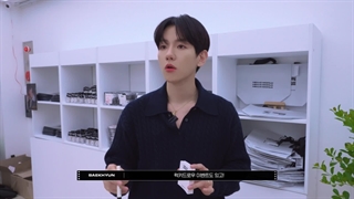 ویدئو پشت صحنه بازدید بکهیون از پاپ آپ استور آلبوم Hello, World با زیرنویس فارسی