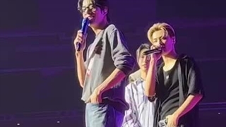 پسرای‌توی‌مدرسه‌هیچوقت‌بهم‌نگاه‌نکردن‌ولی‌انهاپین...