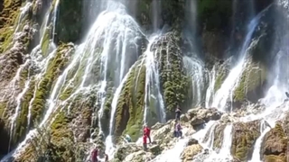 آبشار زیبای بیشه