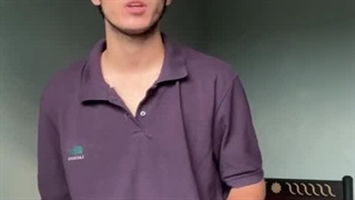 "اونکه من دوسش دارم از خونه بیرون نمیاد"