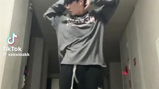 اینم دنس یکی از فن بوی کراش با چالش سولو یونجون( که خیلی وایرال شده)