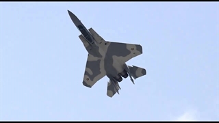 نمایش چابکی و قدرت مانور جنگنده اف-۱۵ آمریکایی