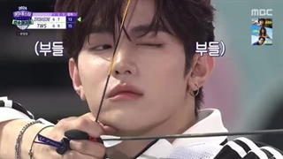 یه نفر توی فرودگاه از هائو میپرسه که کمپانی داره خخخخخخخخخخ