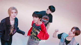 اجرای‌ آهنگ‌ Nice Guy بوی نکست‌ دور در استودیو چوم