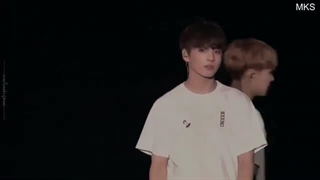 اجرای آهنگ I need you از بی تی اس در کنسرت ( درخواستی )