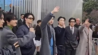 آپدیت استوری اینستاگرام dispatch_style با انهایپن در فشن شوی PRADA SS25 DONNA در میلان