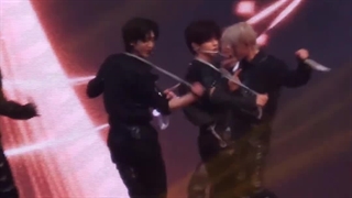 اجرای کامل Dear eclipse از زیرو بیس وان فوکس هائو برای اولین تور در سئول