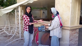 شاد بوده من اونجا بودم