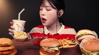 اسمر بوکی و همبرگر