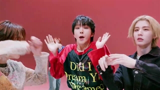 اجرای آهنگ_ Nice Guy بوی نکست_ دور در استودیو چوم