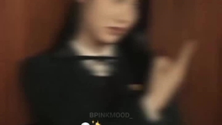 واییی یه پسری داخل پارک هست خیلی کوچیکه البته خودش اومد پیشم بغلش کردم محکمممم موهاش فرفرییسیی