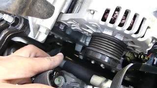 تعویض تسمه دینام سراتو