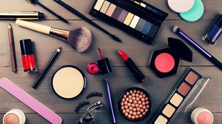 روش شناسایی لوازم آرایش تقلبی چگونه است؟