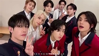 ترس هایب از STRAY KIDS کپشن خونده شه ♡♡