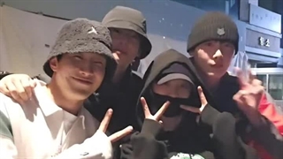 پسرا و سوا چالش say yes رو رفتن . مثل همیشه ام جی هیونگ تکه ✧⁠◝⁠(⁠⁰⁠▿⁠⁰⁠)⁠◜⁠✧