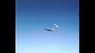 جنگنده سوئدی Saab 35 Draken در حال انجام مانور کبرا