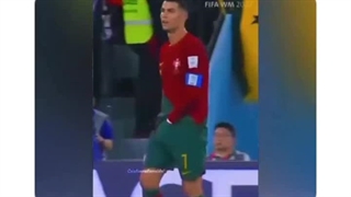 رونالدو دست کرد تو شورتش جلو دوربین خخخ