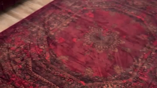 فرش قرمز ابریشم ماشینی با طرح و نقش بی‌نظیر در دکوراسیون داخلی