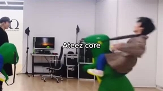 خواستم یاد آوری کنم همین ایتیز مشنگ اول گروه پسری بود که رفت کوچلا:::آقا وویونگو بدین برم تشکر،سانو یکاریش میکنم