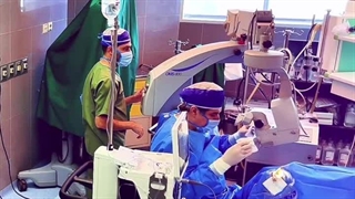 دکتر سید علیرضا اصلانی ،متخصص جراحی چشم ،شیراز دندان پیش