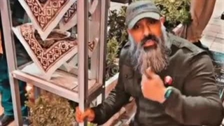 ابوعزرائیل بر سر مزار حاج قاسم سلیمانی