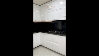 فیلم اجرای کابینت پولیشی با رنگ والرسا اسپانیایی هیرو