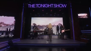 اجرای آهنگ apt و toxic till the end از رزی