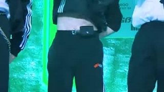 فنکم بنگ چان در اجرای آهنگ maniac از استری کیدز ( درخواستی )