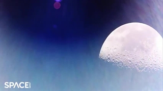 ثبت عکس کمال غفاریان و آتنا در ماه!