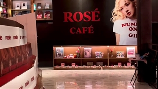 کافه با تم آلبوم رزی در توکیو | Just visited the Rosé collab café in Shibuya, Tokyo! They had tons of cute Rosie merch included