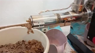 دستگاه روغن گیر کنجد روغنگیر پرس سرد روغنگیری صنعتی کتان پسته روغن گیری مغزیجات بادام