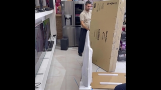 خرید حضوری تلویزیون 70 اینچ در فروشگاه یسنا مارکت بانه