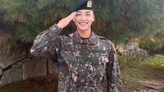 مین‌جه دیروز از خدمت سربازی مرخص شد 