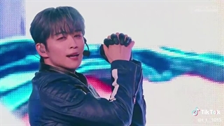 کاور آهنگ Click از گروه INI