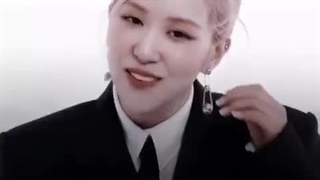 آهنگ gone از رزی