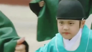 رقص مدرن با هنرنمایی بوگوم عزیزم ...