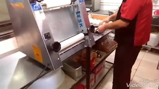 خرید دستگاه خمیر پهن کن پیتزا 4 غلطک با بهترین قیمت | تجهیزات رستوران و فست فود زادمن