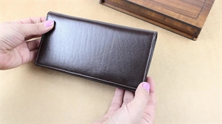 معرفی و آنباکس کیف پالتویی چرم طبیعی مدل W107 از برند چرم آتریس