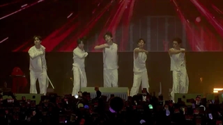 اجرای Danger از TxTدر مراسم AXE Ceremonia