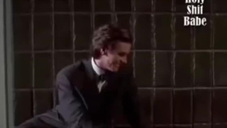 یکی از اتفاق هایی که وقتی پیش کسی ام که دوستش دارم خیلی برام میوفته:---_---