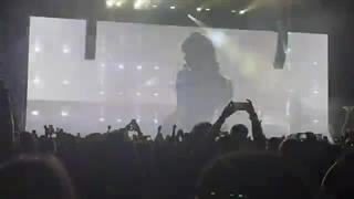 فکر کنم ام وی دریم پنج شنبه۶:۳۰صبح بیاد مطمعن نیستم هرجا یه چیزگفته ممکنه ساعت ۷ باشه من یه جا خوندم۱۳ اوت یه جا۱۴مطمعن نباشید.