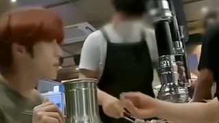 برادر رفیقاشم مث خودش هولن¬_¬