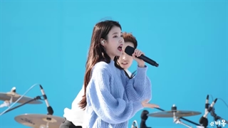 اجرای آیو you and I by iu