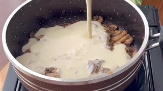 طرز تهیه خوراک مرغ مارسالا خوشمزه و خامه‌ای | دستور ساده و مجلسی