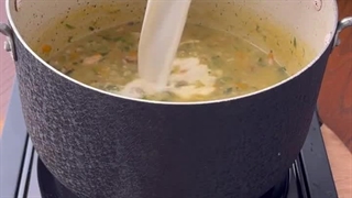 طرز تهیه سوپ شیر و خامه خوشمزه و مجلسی | دستور ساده برای ۴ تا ۶ نفر