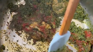 طرز تهیه قورمه سبزی خوشمزه و جا افتاده رِضیم ( مرحله به مرحله)