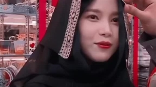 ایدلا با روسری