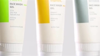 شروع روتین پوستی با یک شوینده مؤثر و ملایم