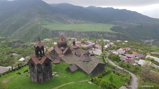 تور ارمنستان: نمای هوایی از صومعه هقپات ارمنستان